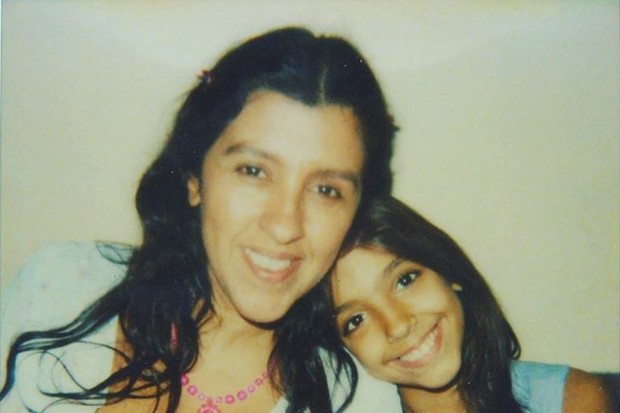 Regina Casé ao lado da filha mais velha, Benetida (Foto: Reprodução / Instagram)