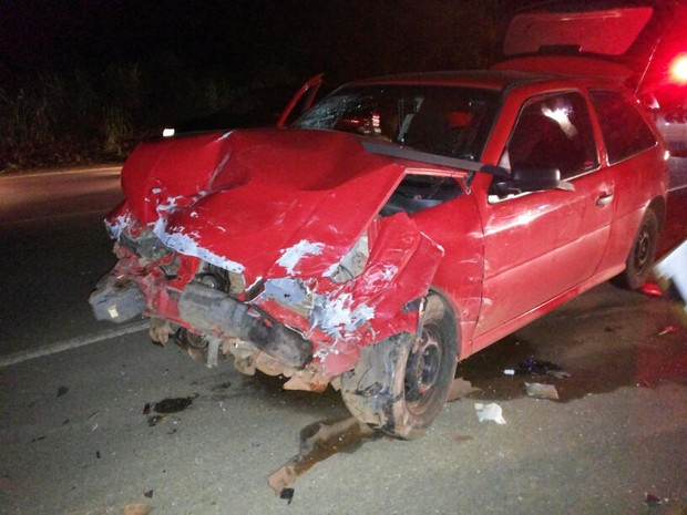 Um dos carros envolvidos no acidente que aconteceu na TO-050, em Palmas (Foto: Polícia Militar/Divulgação)