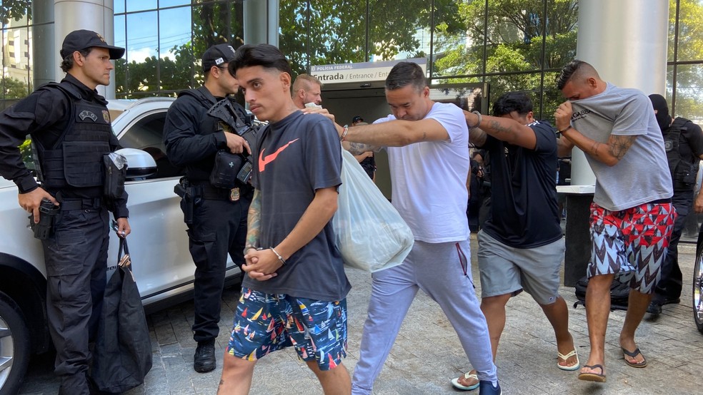 Homens presos pela PF em operação contra grupo suspeito de planejar morte de Sérgio Moro e autoridades — Foto: Wesley Justino/EPTV