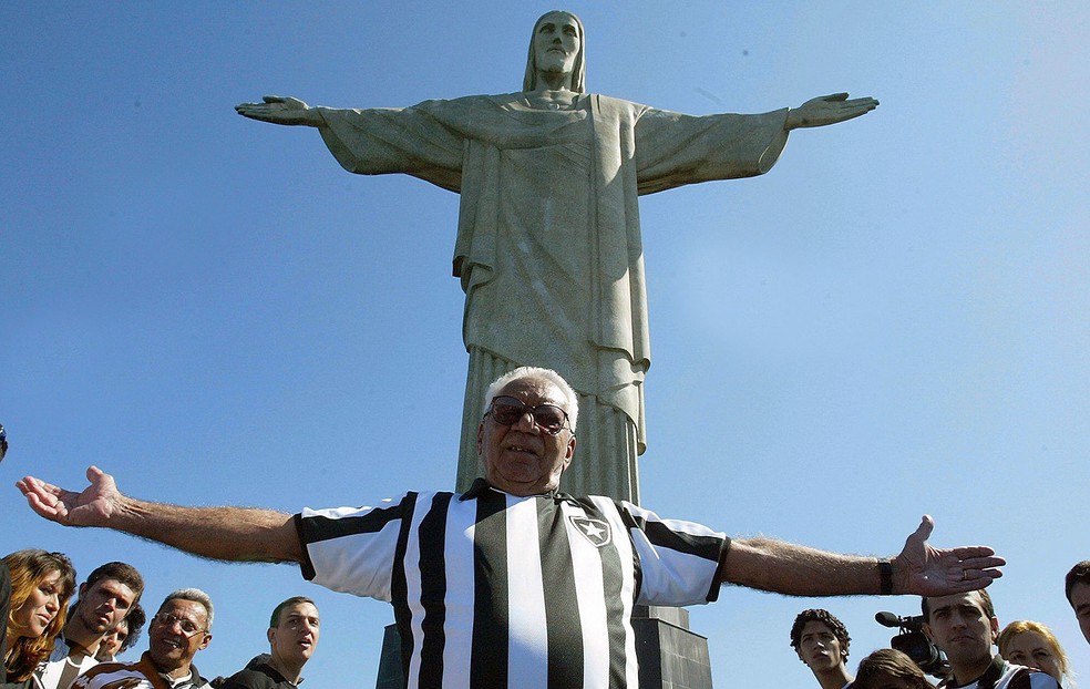 Nilton Santos no Cristo Redentor — Foto: Agência O Globo