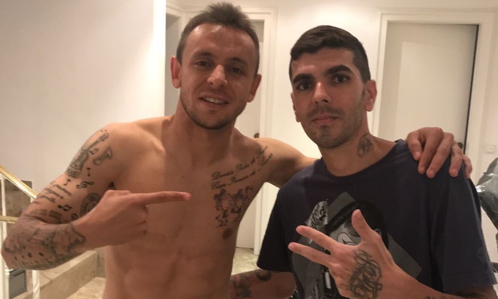 Brasileiro Vai A Alemanha Para Tattoos Em Craques E Faz Ate Mascara Para Vidal Veja Vale Do Paraiba Regiao Ge