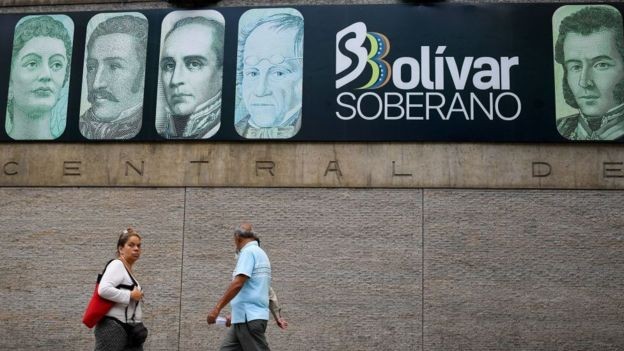 BBC - As sucessivas reformas monetárias não conseguiram conter a perda de valor do bolívar e o aumento do uso de moeda estrangeira (Foto: Getty Images via BBC News)