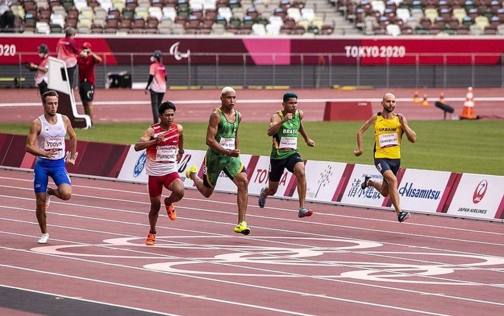 Mateus Evangelista na raia 4, na competição dos 100m rasos da classe T37 — Foto: Redes Sociais/Reprodução