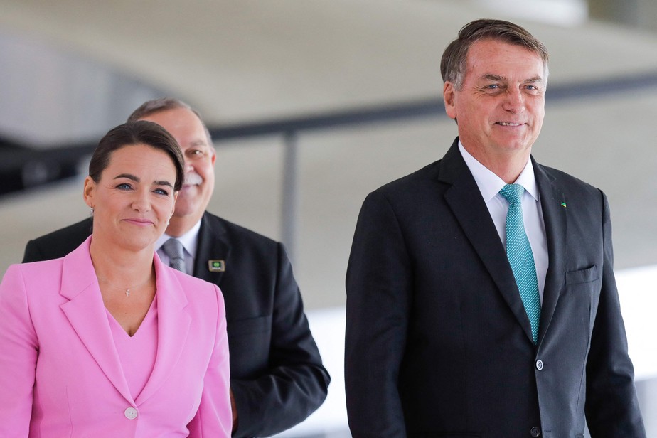 A presidente da Hungria, Katalin Novák, é recebida pelo presidente Jair Bolsonaro no Palácio do Planalto