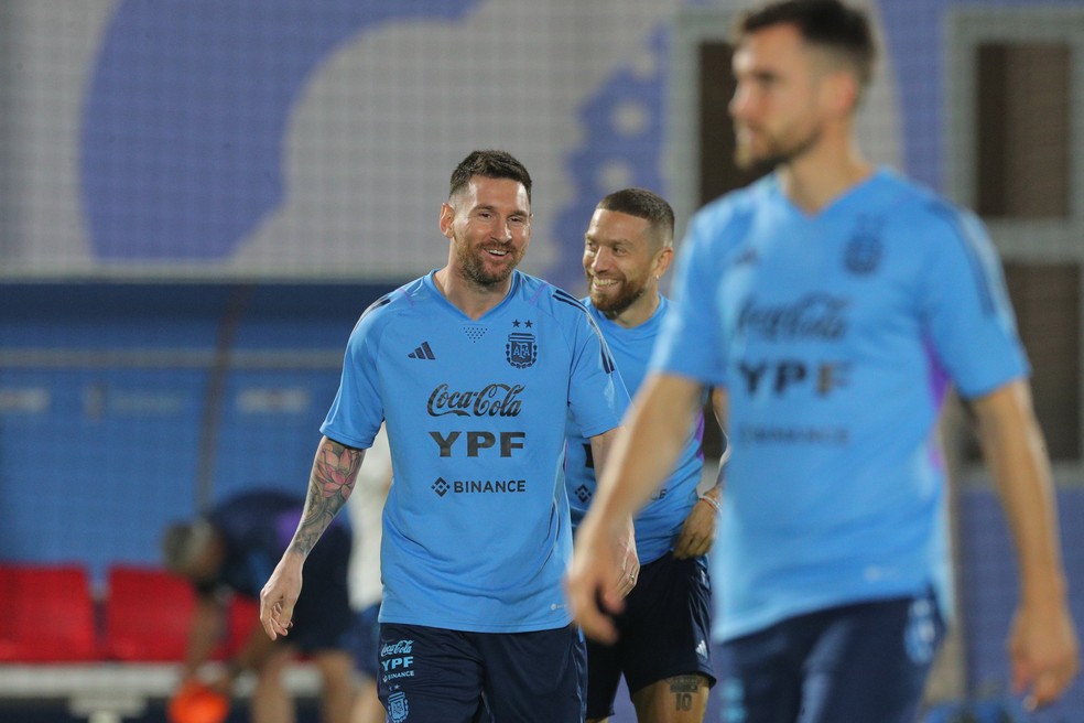 Messi treina com elenco da Argentina neste domingo — Foto: Divulgação/Argentina