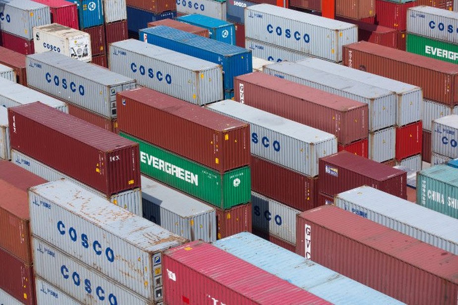 Porto chinês segue fechado e piora congestionamento de navios