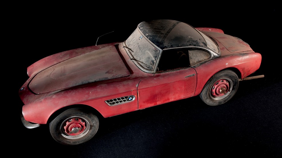 BMW 507 de Elvis que ficou durante três décadas escondido em um galpão — Foto: BMW