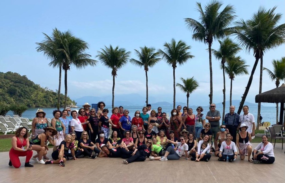 Grupo de idosas em viagem para Angra dos Reis — Foto: Divas Dance /Divulgação