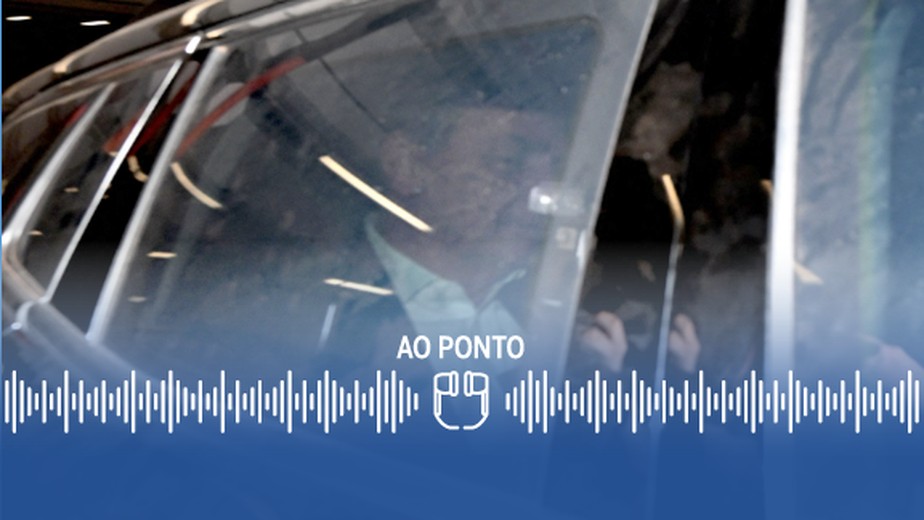 Ex-presidente Jair Bolsonaro deixa a sede da Polícia Federal, em Brasília, após depoimento