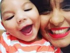 'Ele ri da vida', diz mãe de bebê com microcefalia após aniversário de 1 ano