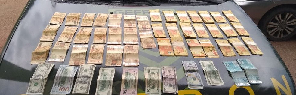 Suspeito deve responder pelo crime de evasão de divisas, por tentar levar mais de R$ 10 mil para fora do país (Foto: Gefron/Divulgação)