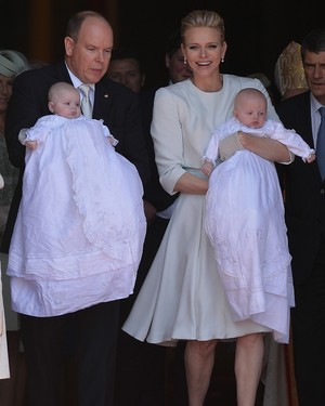 Príncipe Albert II, princesa Charlene de Mônaco e os gêmeos Jacques e Gabriella (Foto: Pascal Le Segretain/Getty Images)