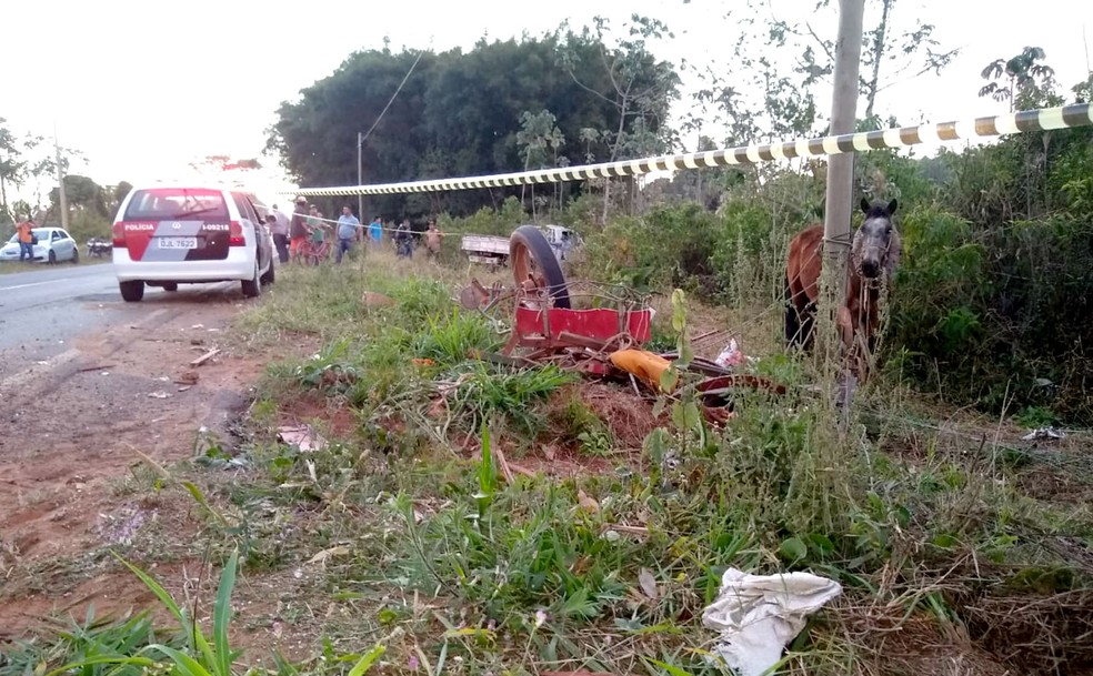 Acidente aconteceu na estrada vicinal que faz a ligação entre Bastos e Tupã — Foto: Valdecir Luis/Divulgação