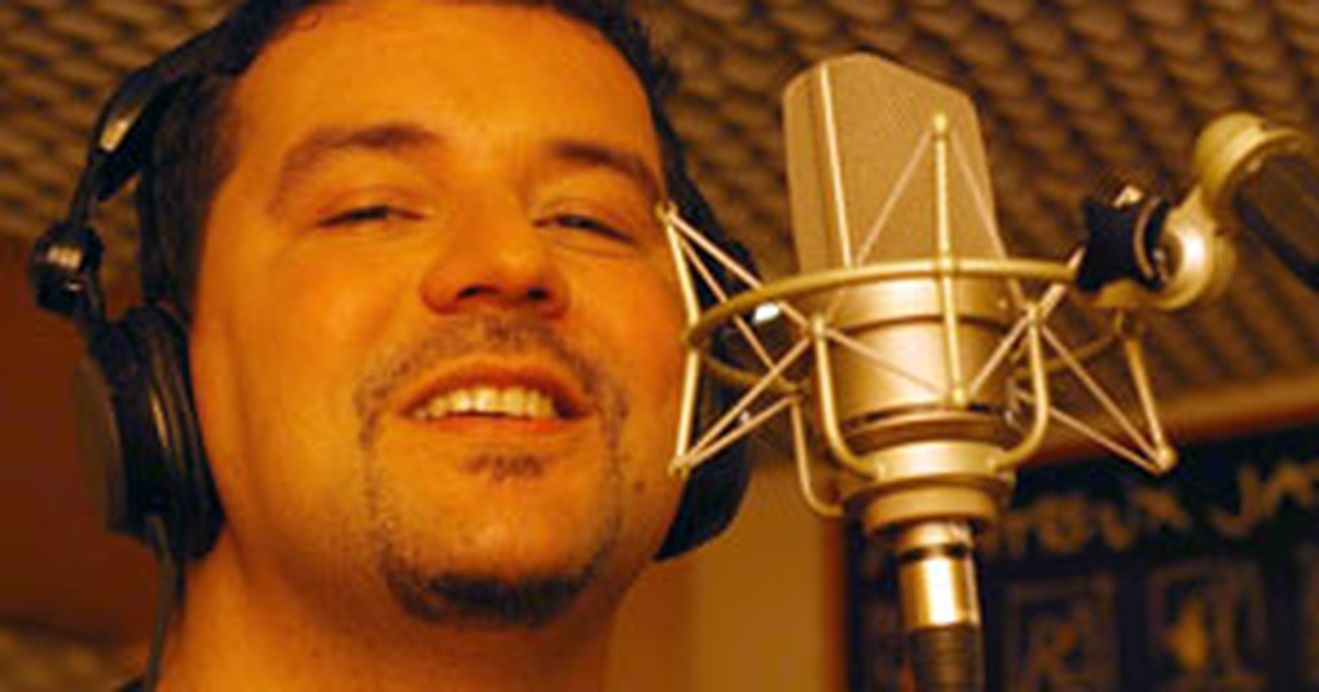 G1 - Show comemora 20 anos de carreira de André Rio, no Recife ...