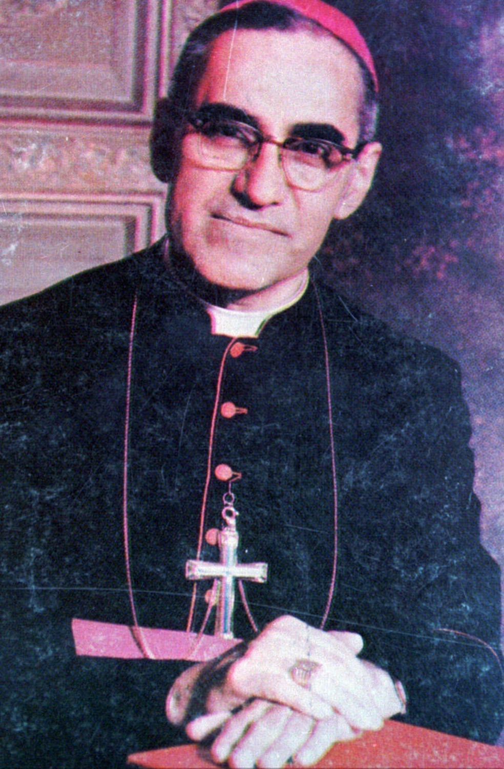 arcebispo salvadorenho Óscar Romero, em imagem de arquivo  (Foto: Associated Press)