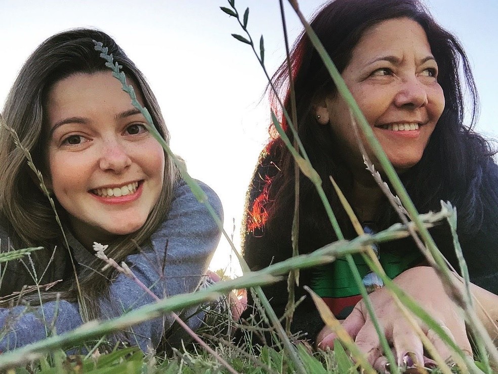 Dieisy Seitenfus ao lado mãe Maria Léris Seitenfus, morta pela Covid-19 no RS — Foto: Arquivo pessoal