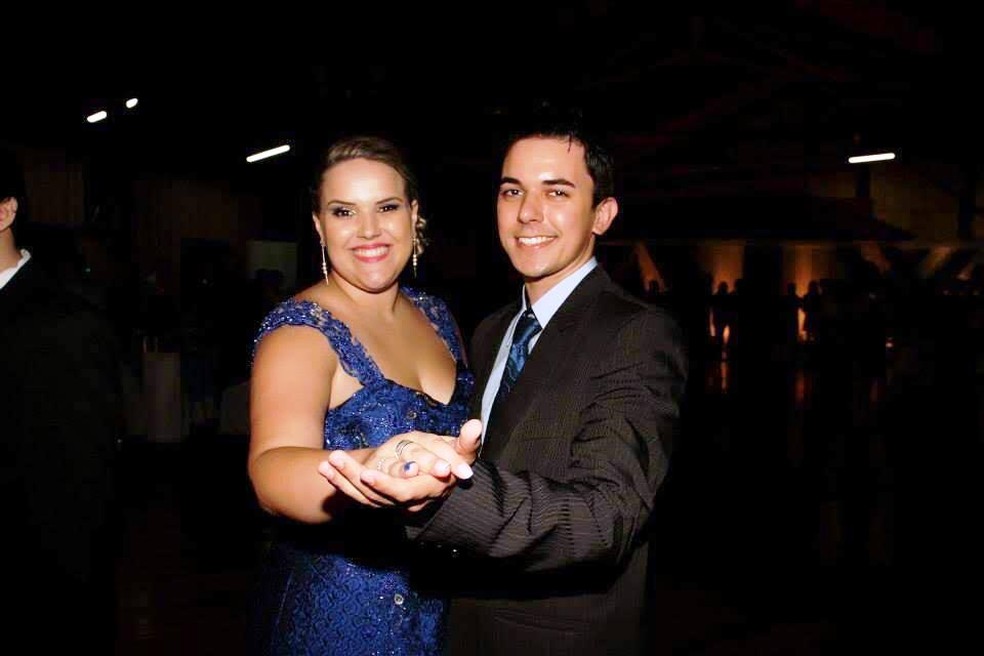 Diogo e a irmã, professora que morreu no ataque a creche de Saudades  — Foto: Diogo Aniecevski/Arquivo pessoal