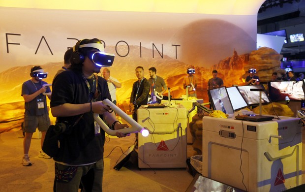 Games de realidade virtual, como 'Farpoint', foram destaque na E3 2016 (Foto: AP Photo/Nick Ut)
