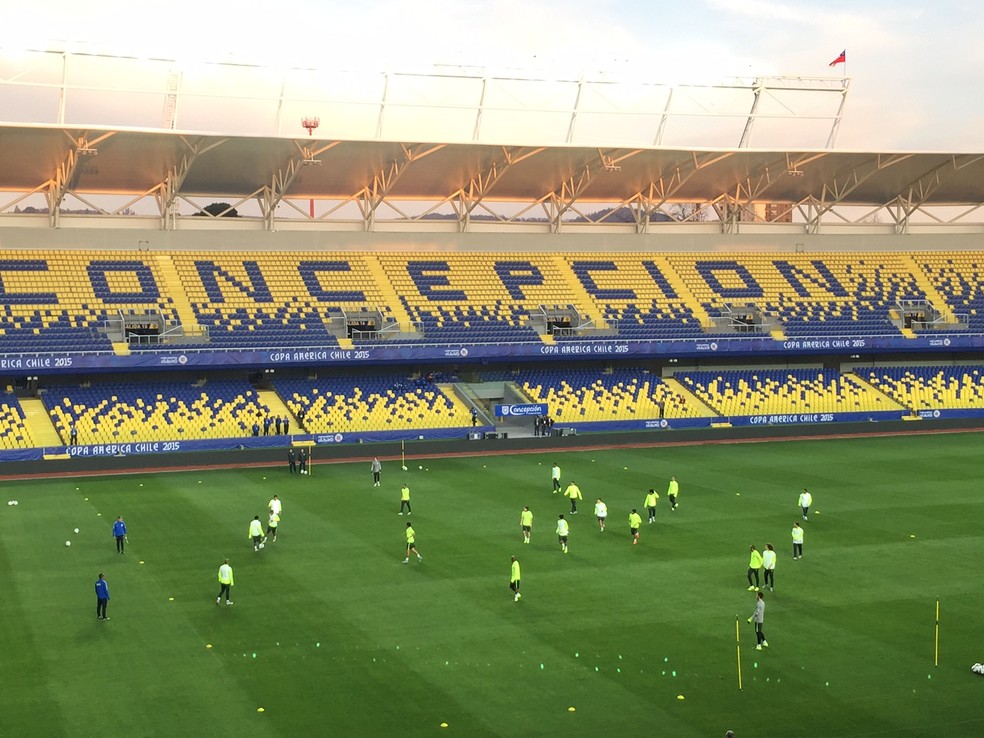 Seleção Brasileira treinou no estádio em Concepción (Foto: Richard Souza)