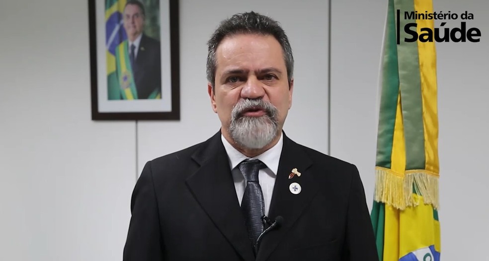 Secretário-executivo do Ministério da Saúde, Elcio Franco, fala sobre vacinação em vídeo divulgado neste domingo — Foto: Reprodução