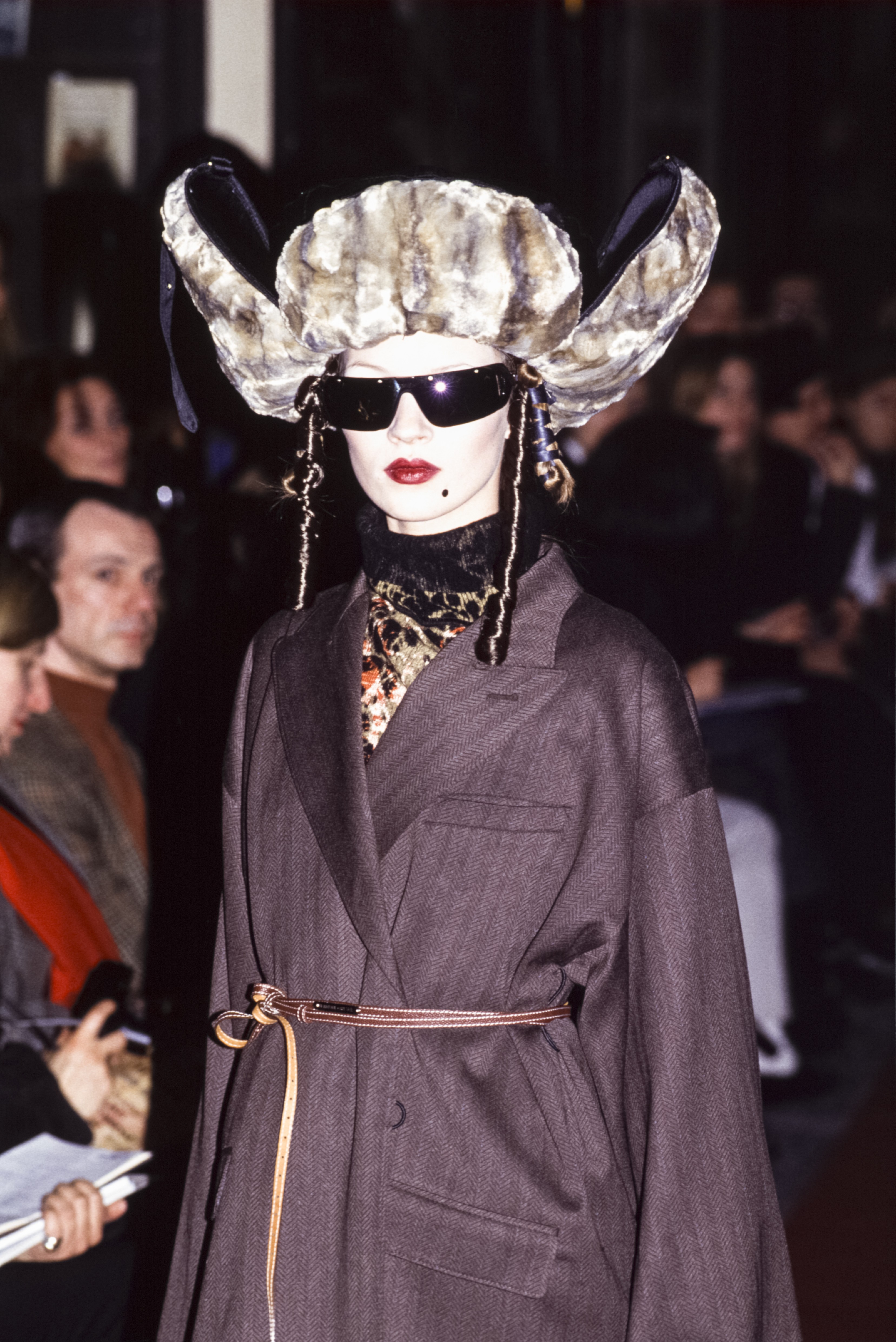 Kate Moss au défilé Jean-Paul Gaultier, Prêt-à-Porter, collection Automne-Hiver 1993-94 à Paris en mars 1993, France. (Photo by ARNAL/GARCIA/Gamma-Rapho via Getty Images) (Foto: Gamma-Rapho via Getty Images)