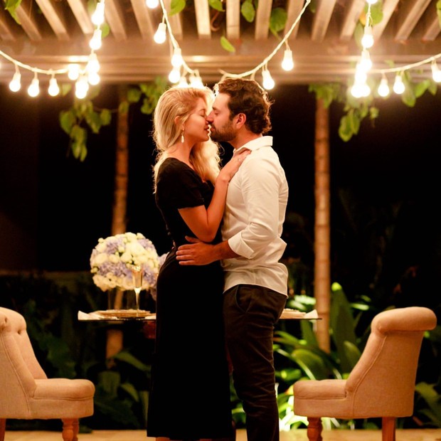 Lyandra Costa e Lucas Santos celebram noivado com jantar intimista (Foto: Reprodução/Instagram)