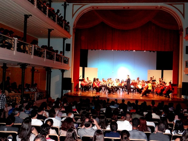 Orquestra pretende oferecer um novo espaço a música erudita no estado (Foto: Nívio Dorta/G1)