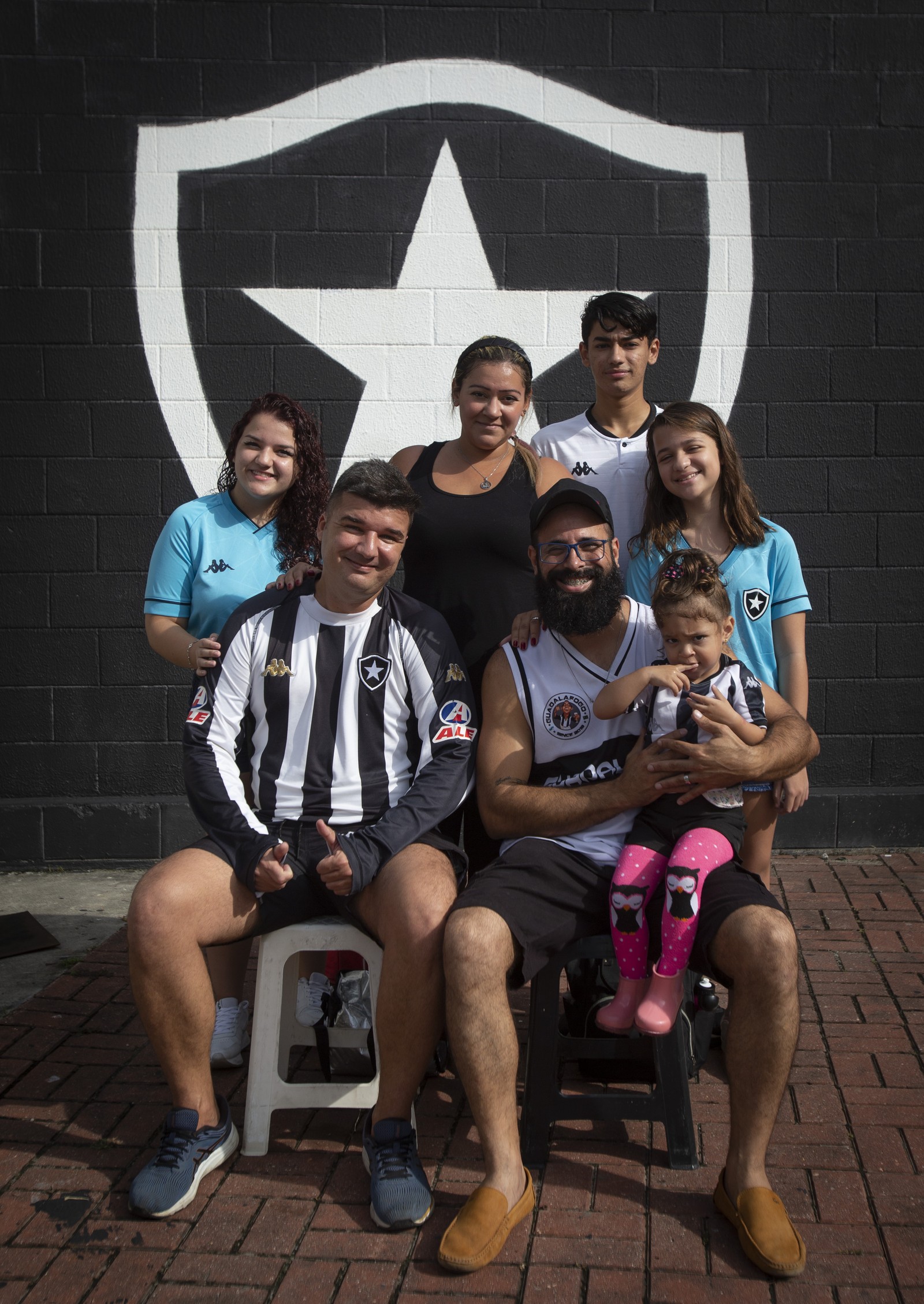 Família do Wesley Oliveira — Foto: Alexandre Cassiano / Agência O Globo