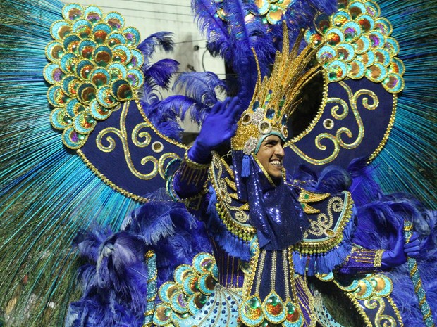 Estação Folia anima Carnaval de Poços de Caldas com diversas brincadeiras