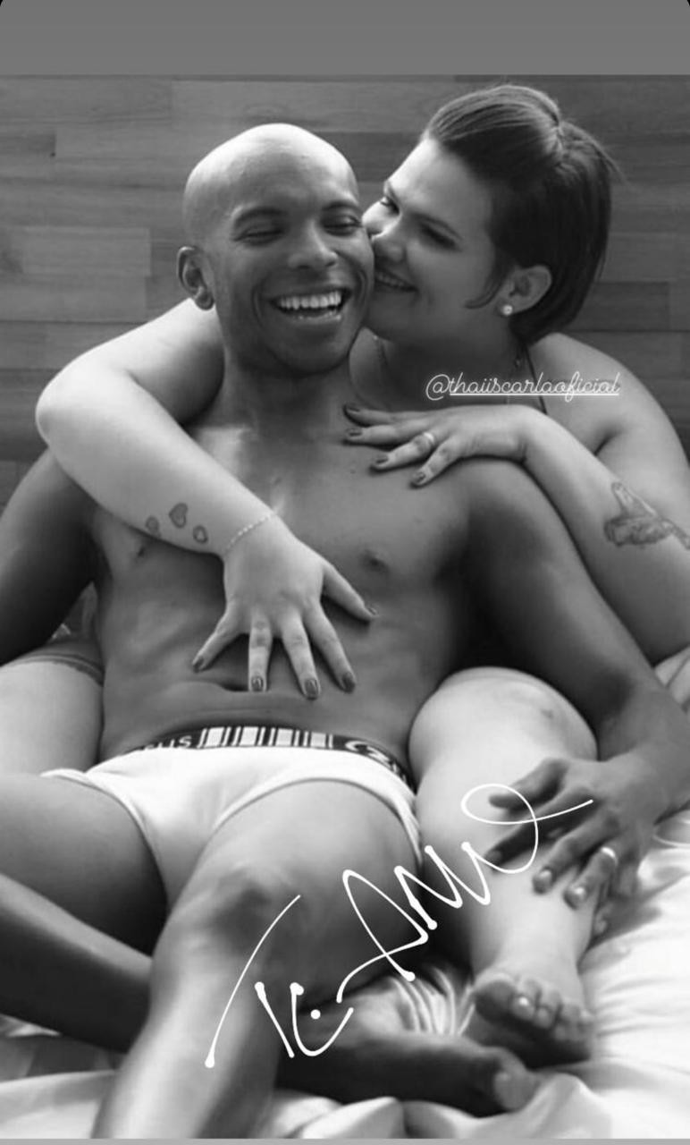 Thais Carla faz ensaio sensual com namorado Israel Reis (Foto: reprodução/Instagram)