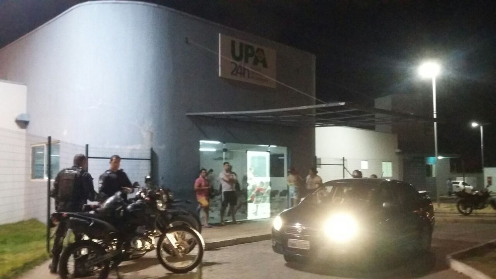 Passageiros feridos foram socorridos para a UPA Potengi, na Zona Norte de Natal (Foto: Sérgio Henrique Santos/Inter TV Cabugi)