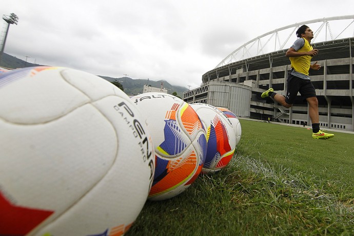 Igor Rabello treinou no campo anexo do Nilton Santos neste ano, enquanto recuperava-se de lesão (Foto: Vitor Silva/SSPress/Botafogo) Igor Rabello treinou no campo anexo do Nilton Santos neste ano, enquanto recuperava-se de lesão (Foto: Vitor Silva/SSPress/Botafogo)