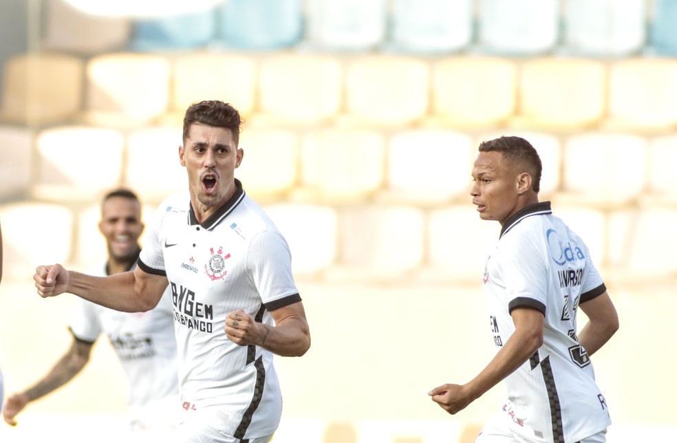 Danilo Avelar comemora o gol do Corinthians — Foto: Rodrigo Coca/Ag. Corinthians