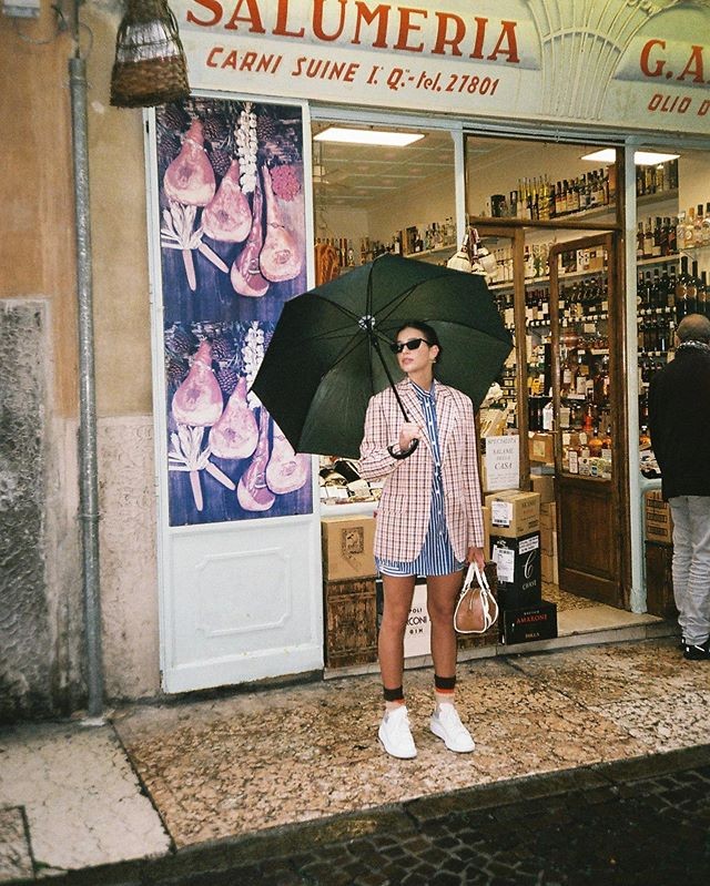 Bruna Marquezine em viagem à Verona, na Itália (Foto: Reprodução/Instagram)