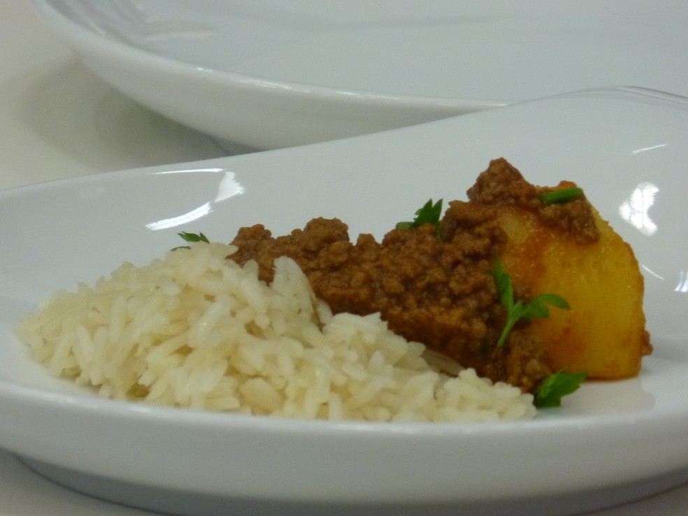 Carne Moida Com Batatas E Arroz Soltinho Receitas Receitas O frango grelhado pode virar um delicioso arroz de forno, a carne moída do macarrão vira recheio de algum bolinho e por aí vai. carne moida com batatas e arroz soltinho