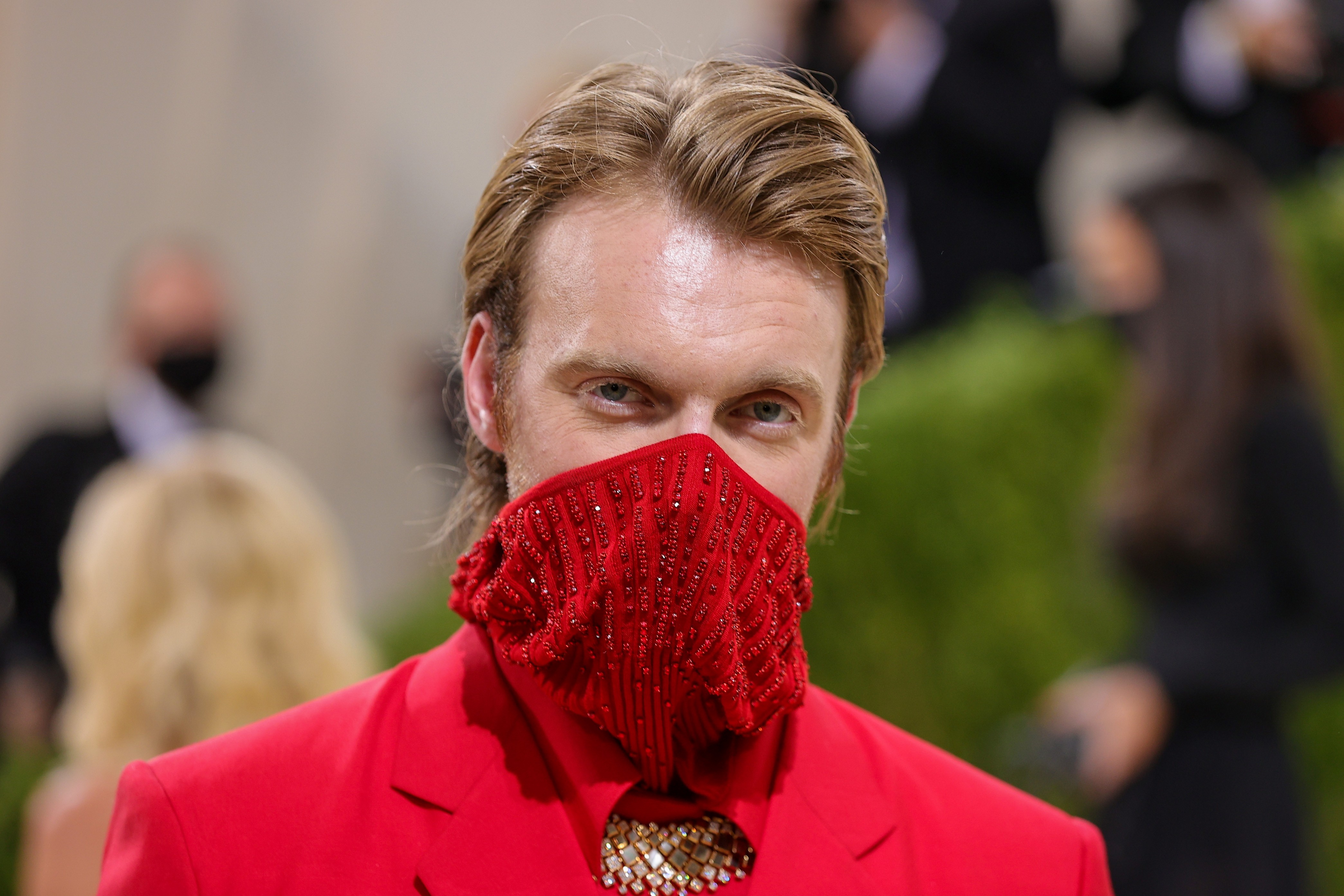 NEW YORK, NEW YORK - SEPTEMBER 13: Finneas attends The 2021 Met Gala Celebrating In America: A Lexicon Of Fashion at Metropolitan Museum of Art on September 13, 2021 in New York City. (Photo by Theo Wargo/Getty Images) (Foto: Getty Images)