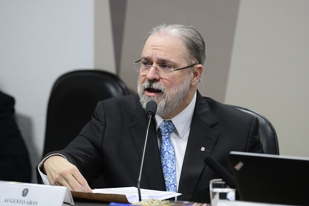 O subprocurador Augusto Aras durante sabatina na Comissão de Constituição e Justiça do Senado — Foto: Pedro França/Agência Senado