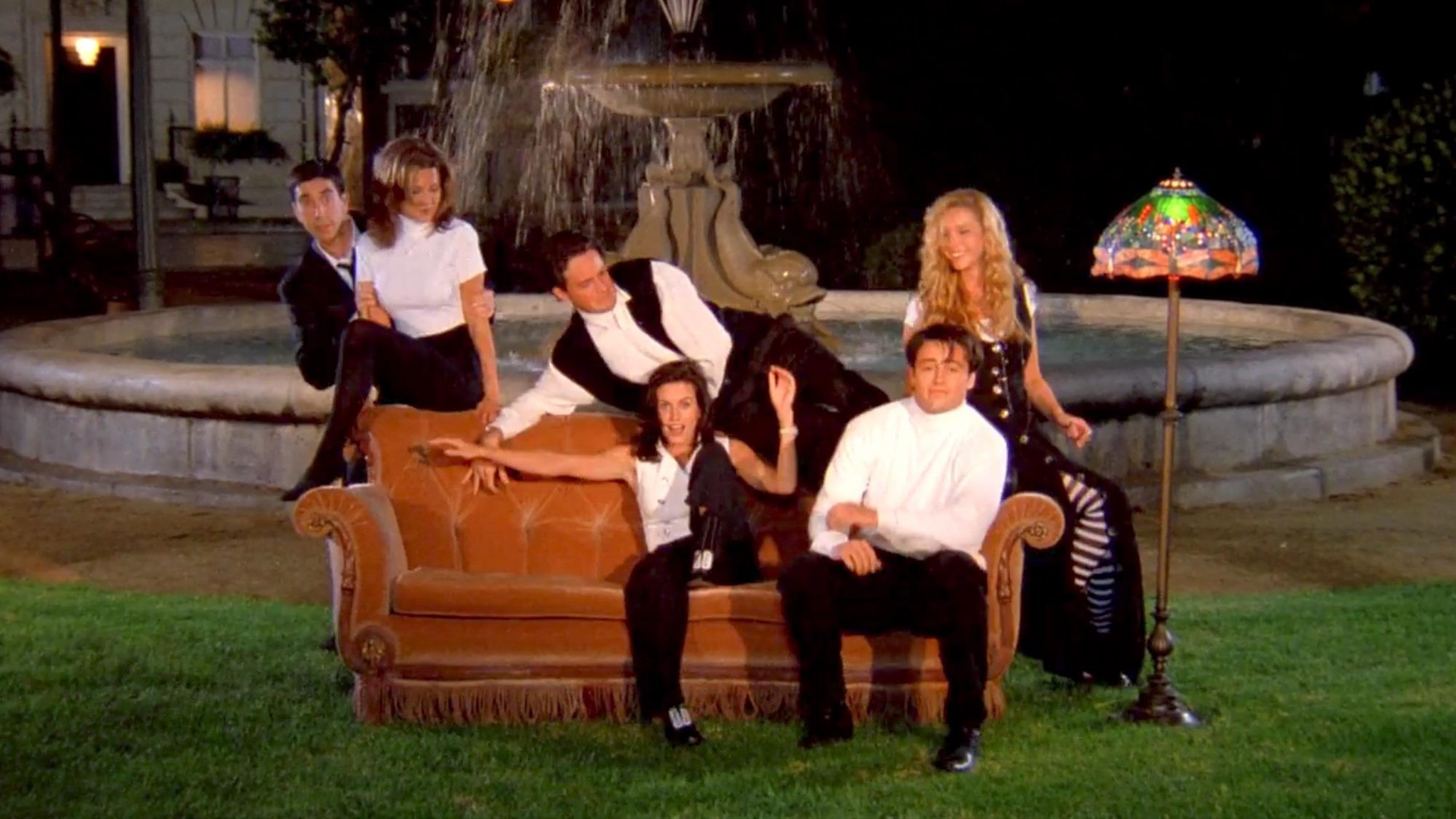 Courteney Cox, a atriz de Monica, não tem boas memórias da gravação da abertura de Friends (Foto: Reprodução/Warner Bros.)