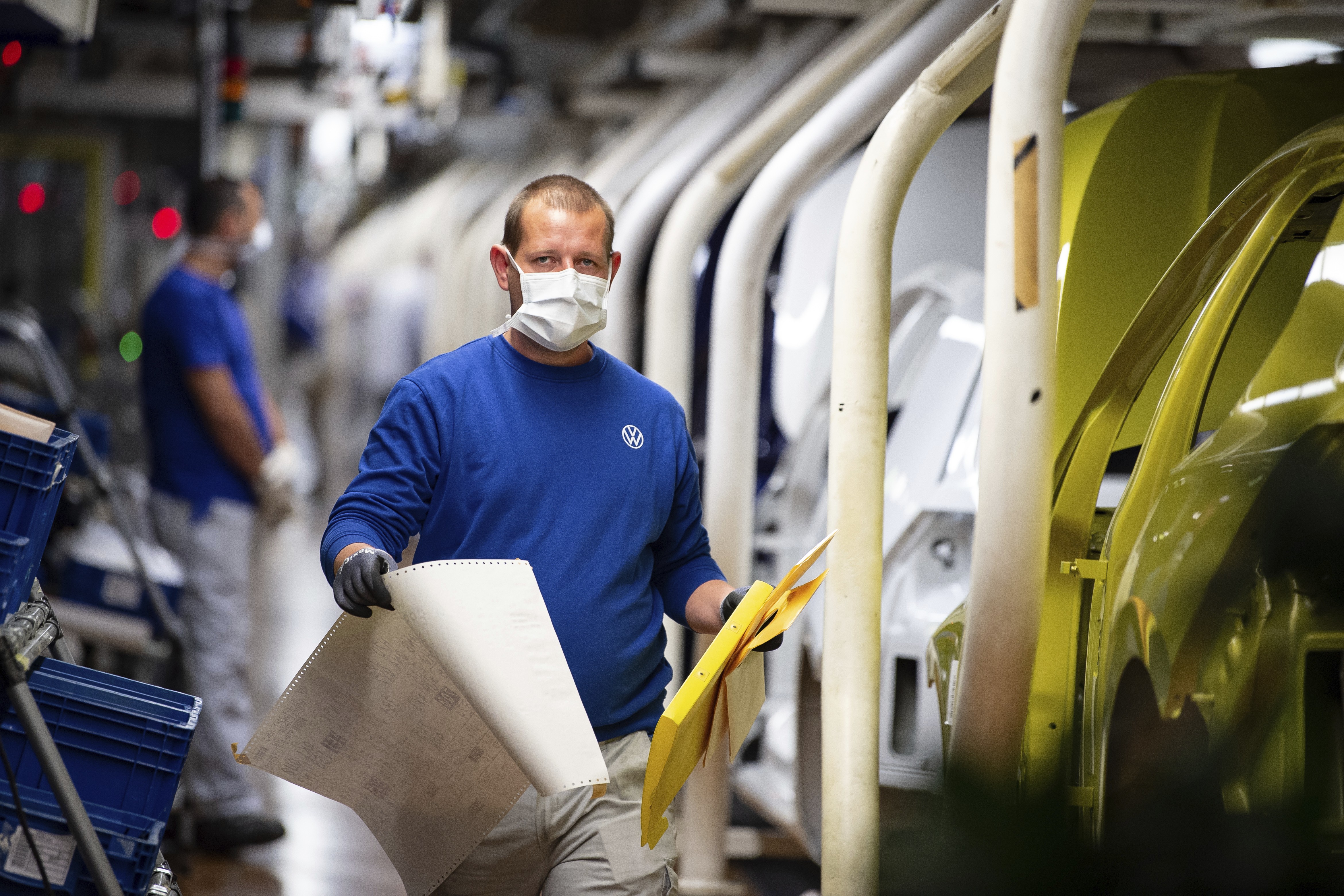 Volkswagen retoma produção em maior fábrica da Europa, e Fiat reinicia atividades na Itália thumbnail