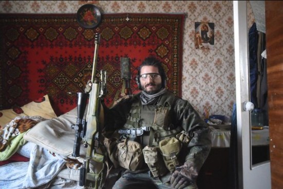 Canadian sniper Wali during the fight (Photo: Twitter reproduction)