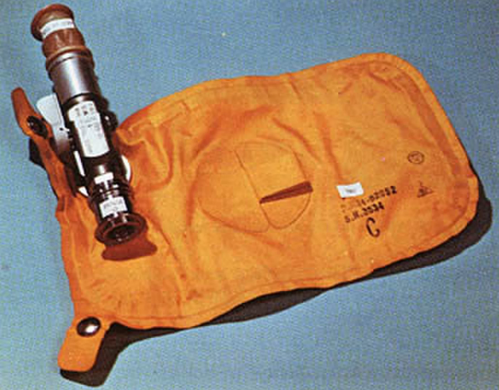 Dispositivo para recolher dejetos da Missão Apollo (Foto: Divulgação/NASA)