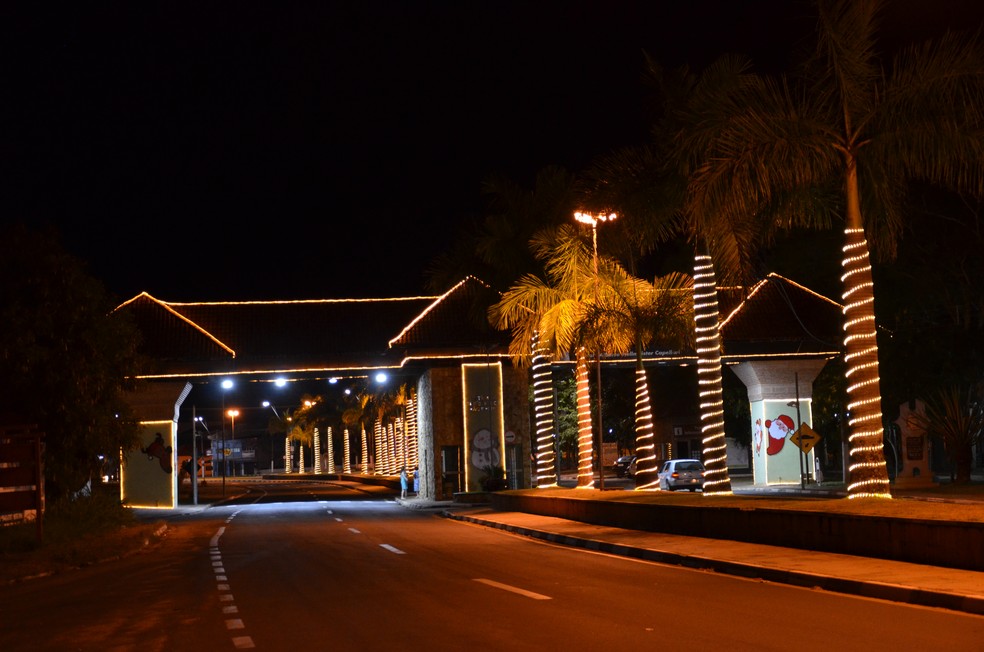 Iluminação de Natal é inaugurada com encontro de corais em São Pedro, SP |  Piracicaba e Região | G1