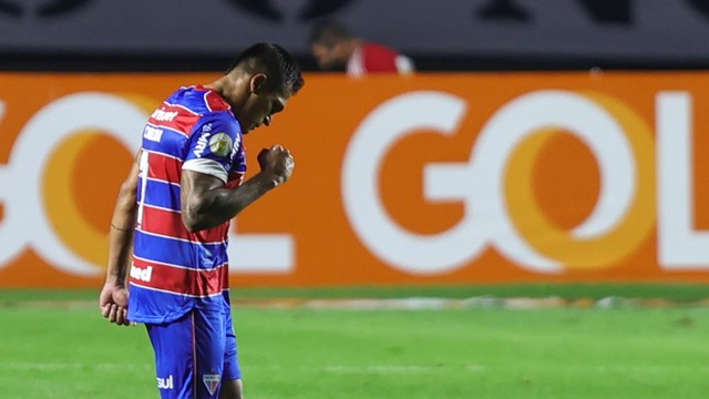 Robson comemora o gol do Fortaleza