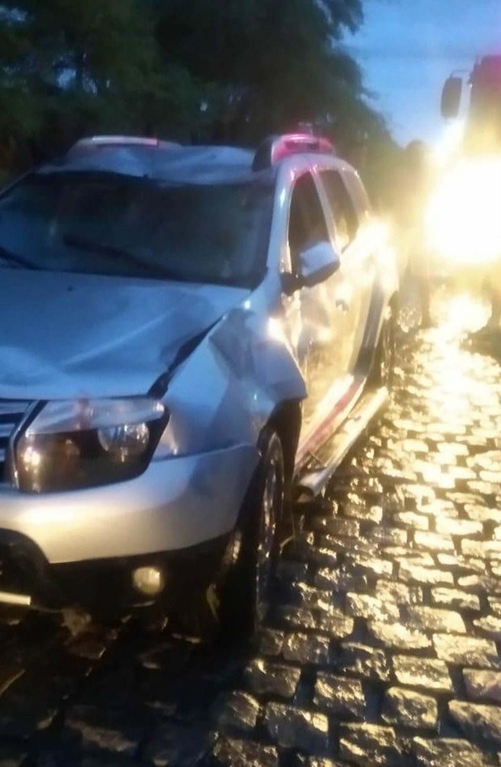 Carro foi resgatado pelo Corpo de Bombeiros após cair em rio em Caicó — Foto: Divulgação