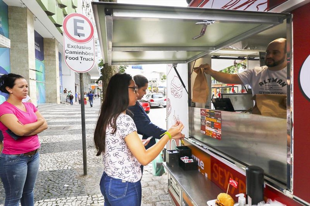 Primeiro Food Truck Em Pontos Públicos Começa A Funcionar Em