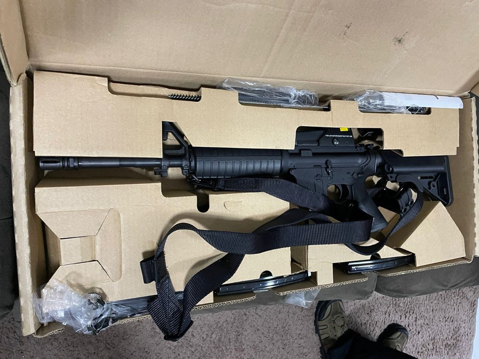 Arma apreendida na operação da Polícia Federal em Alagoas, Pernambuco e São Paulo — Foto: Ascom/PF