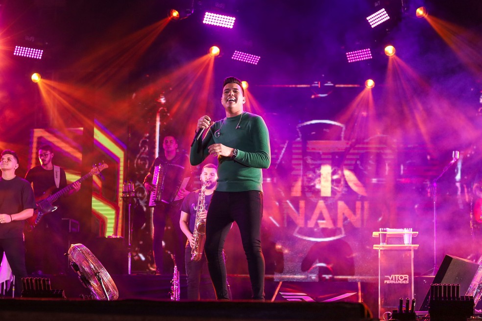 Vittor Fernandes se apresenta em show de aniversário de emanciapação de Sapé — Foto: Divulgação/Prefeitura de Sapé