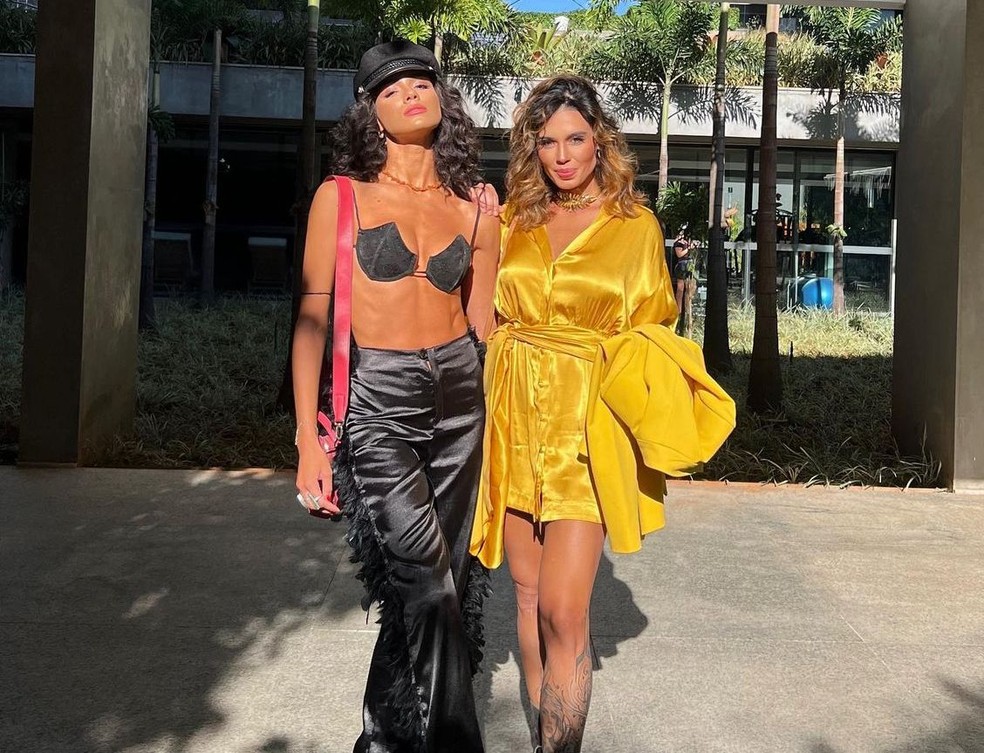 Alline Calandrini e a namorada — Foto: Reprodução/Instagram
