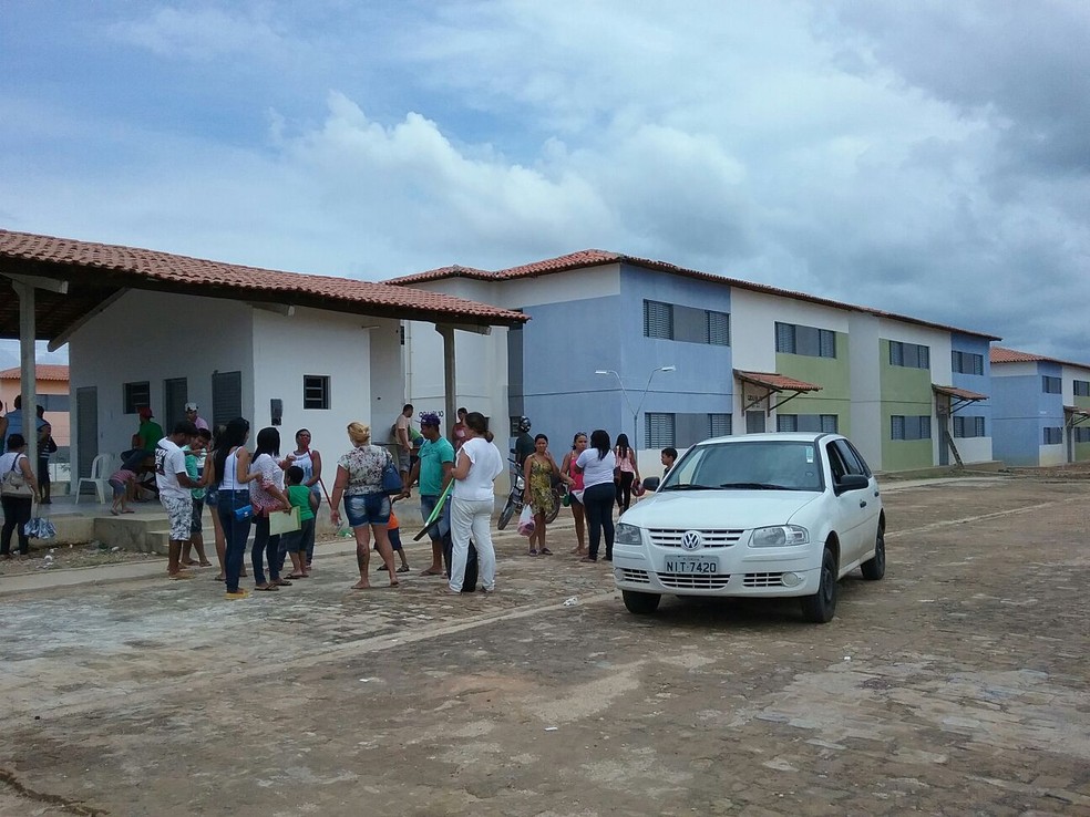Quinze famílias invadiram casas do programa Minha Casa, Minha Vida no residencial Brisa Mar. (Foto: Catarina Costa/G1 PI)