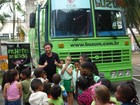 Teatro de bonecos dentro de ônibus volta ao Paraná para nova temporada